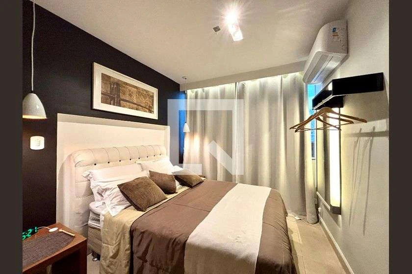 Furnished 1-bedroom apartment with glass balcony 65 m² — photo 3