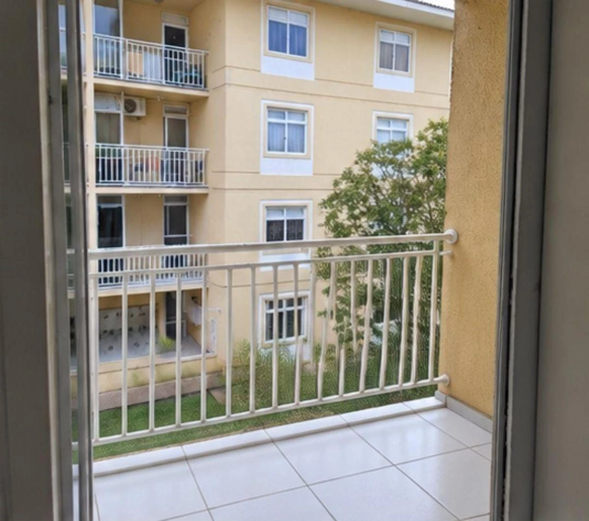 2-bedroom apartment on the 2nd floor with balcony
