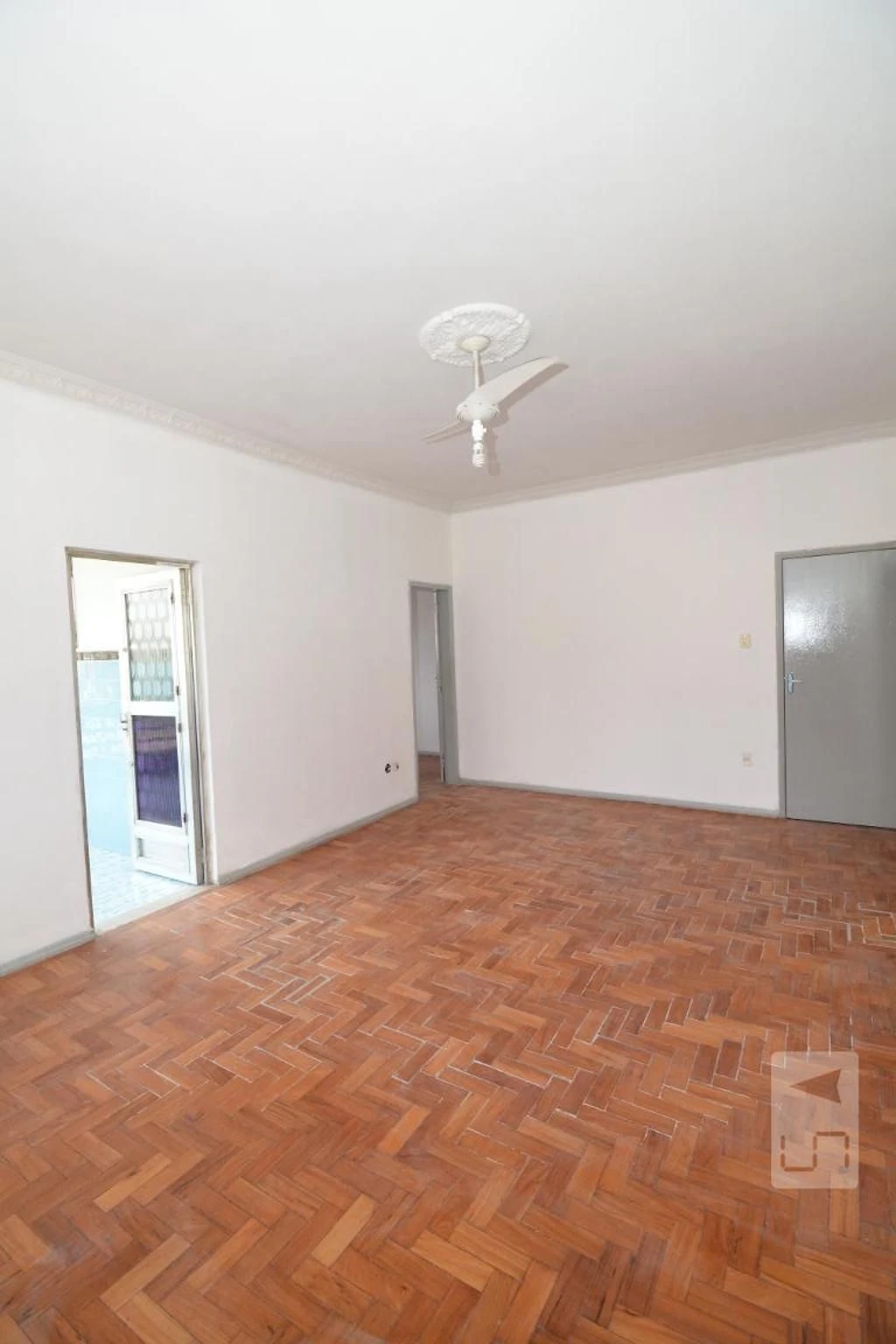 Wood or laminate floors in a 2-bedroom house, 100 m² — photo 46