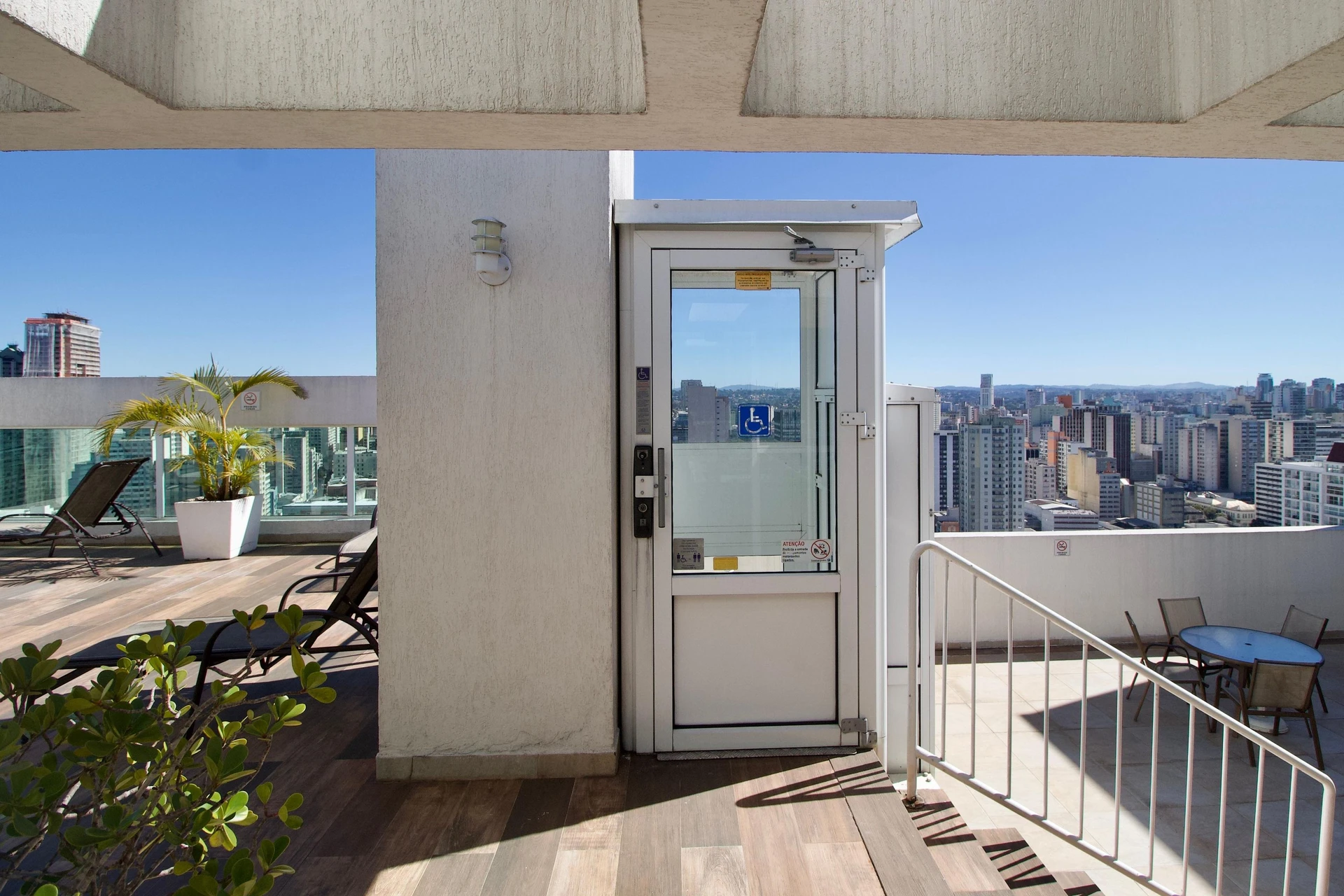 Furnished 1-bedroom apartment with 1 bathroom no parking