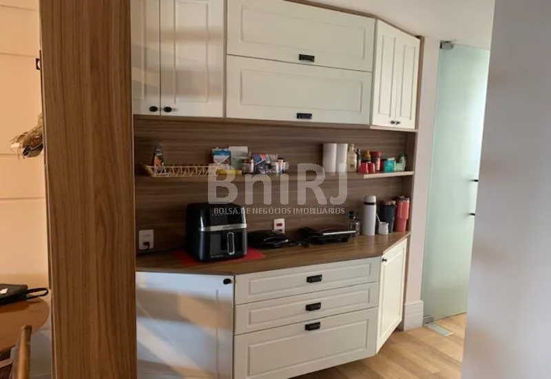 Furnished 2-bedroom apartment with open-plan kitchen — photo 2