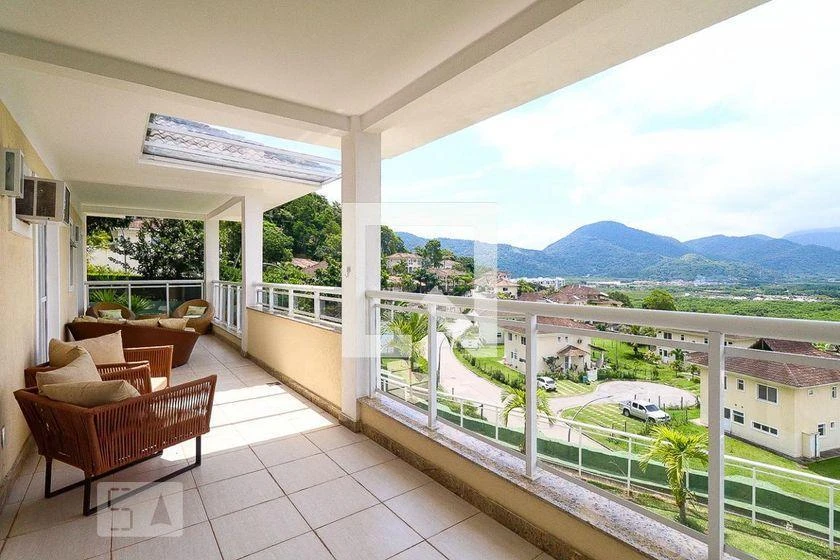 House, 450 m², with a private pool — photo 33