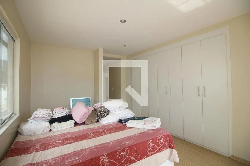 6-bedroom house with 4 en-suite suites and 600 m² — photo 7