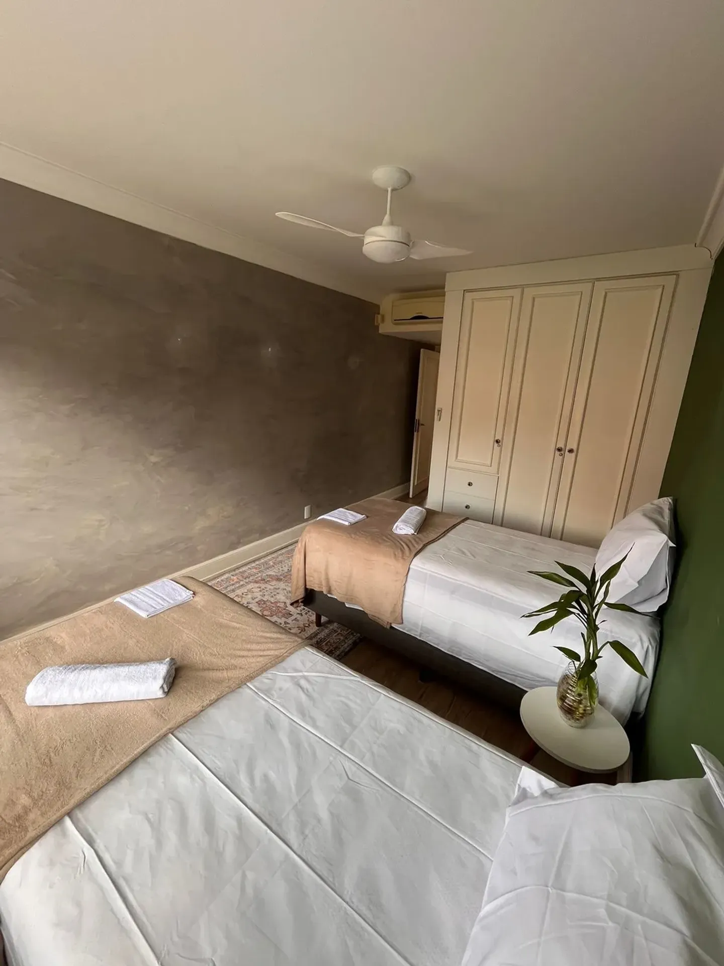 Furnished house with 5 en-suite bedrooms — photo 10