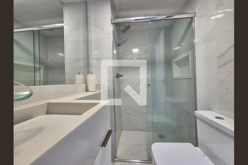 Furnished apartment with 5 bedrooms, balcony and 196 m² — photo 45