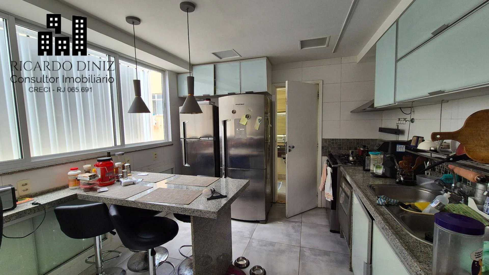 Dishwasher in a 3-bedroom apartment, 221 m² — photo 2