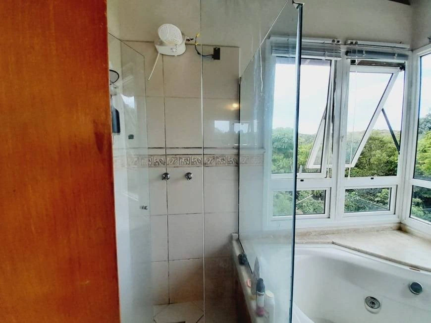 Casa de 244 m² con piscina privada y bañera — photo 21
