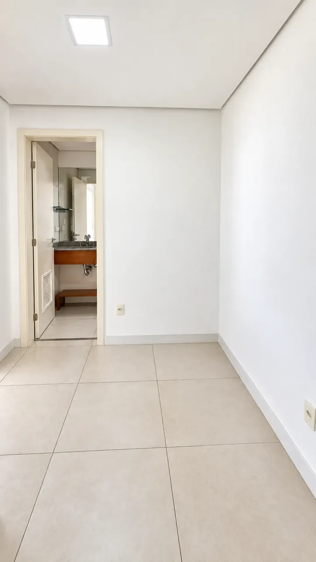 3-bedroom apartment in a building with a sauna — photo 17