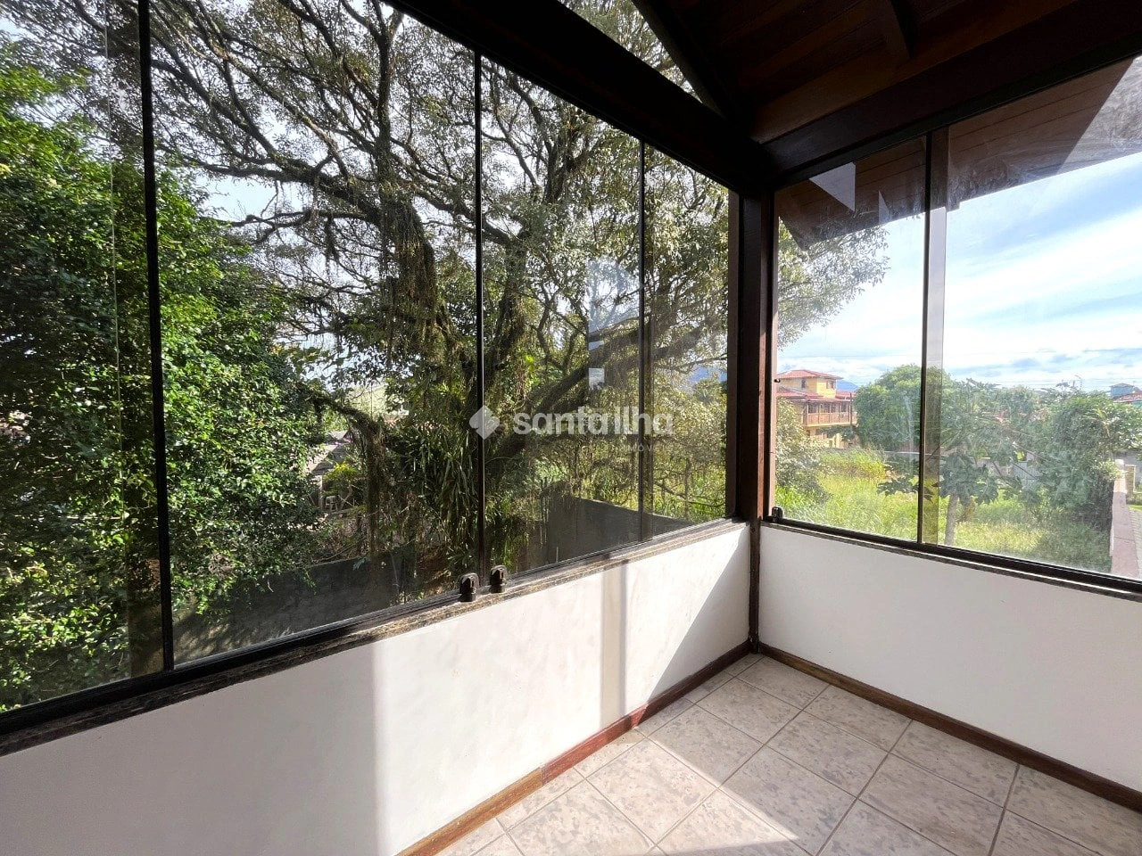 200 m² house with a private BBQ and a grill on the balcony — photo 30