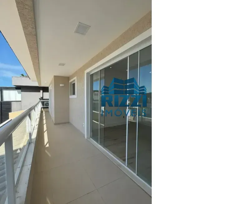 House with 4 bedrooms and a balcony with a built-in grill — photo 23