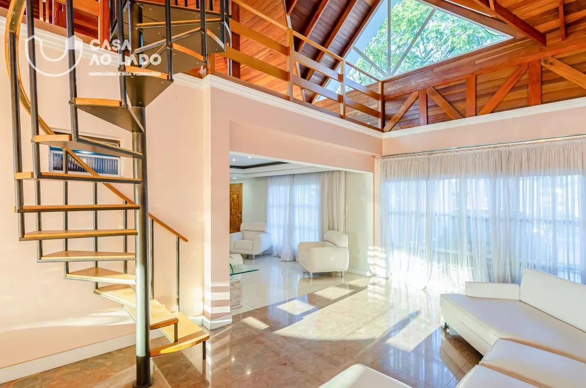 Furnished house with 4 en-suite bedrooms and 12 baths