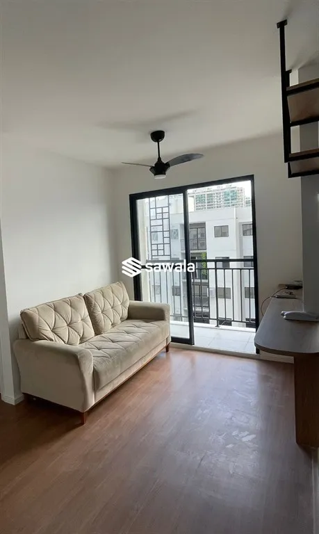 2-bedroom apartment with wood or laminate floors — photo 5