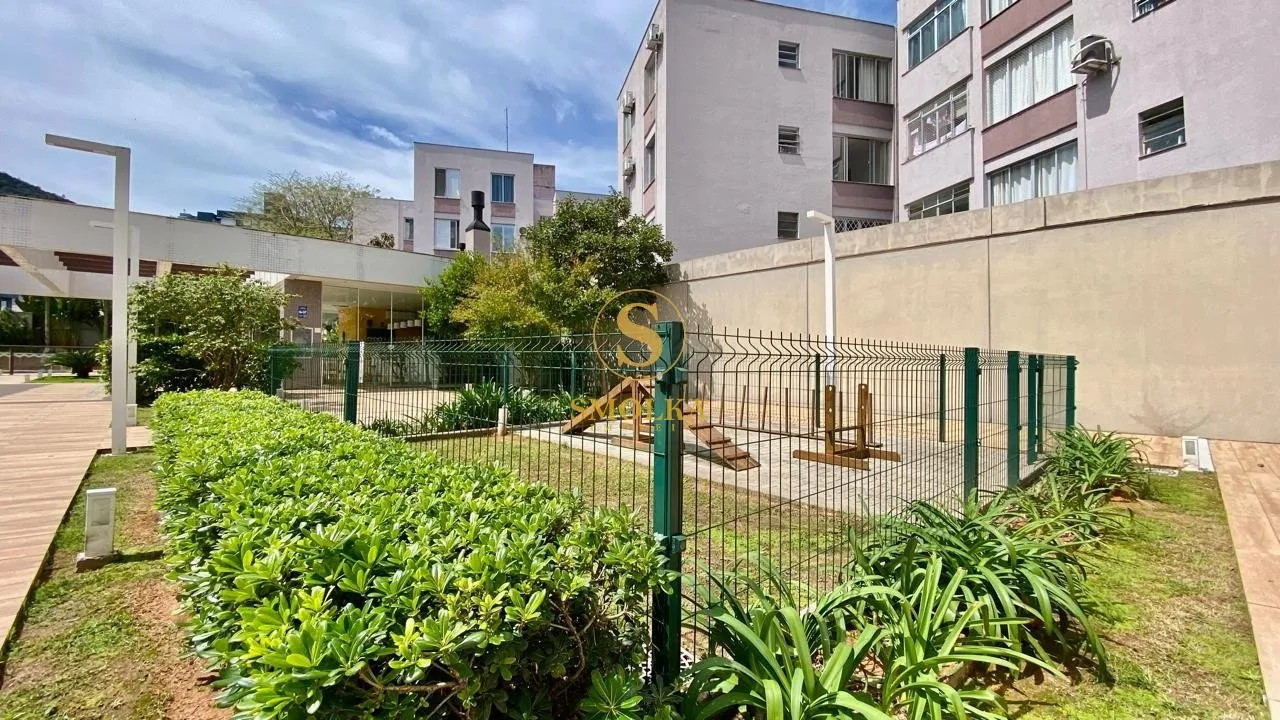 Balcony with a grill in a 2-bedroom apartment, 75 m² — photo 47