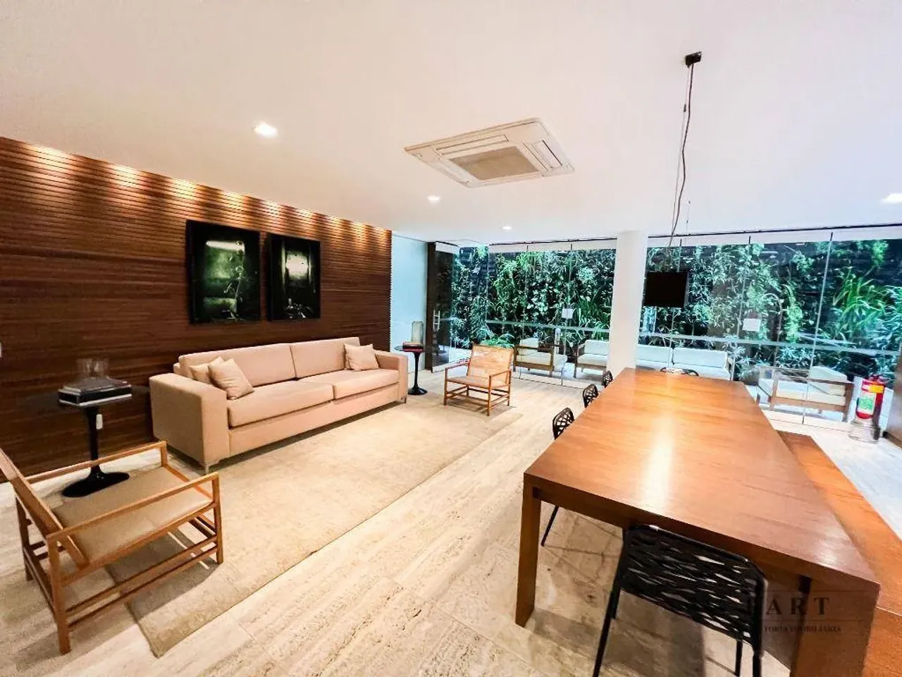 Furnished 2-bedroom apartment with open-plan kitchen — photo 3
