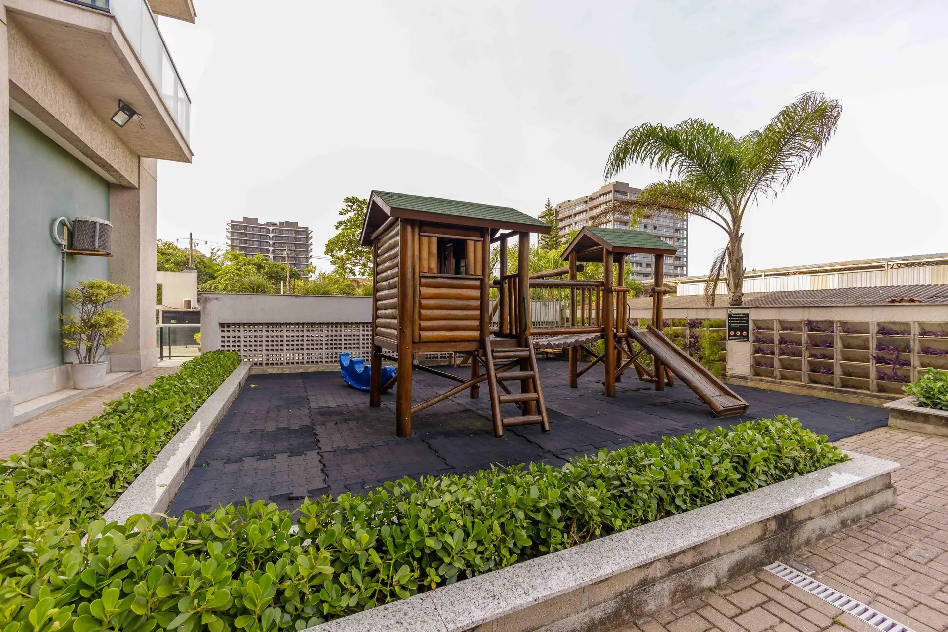 3-bedroom apartment with a grill on the balcony — photo 55