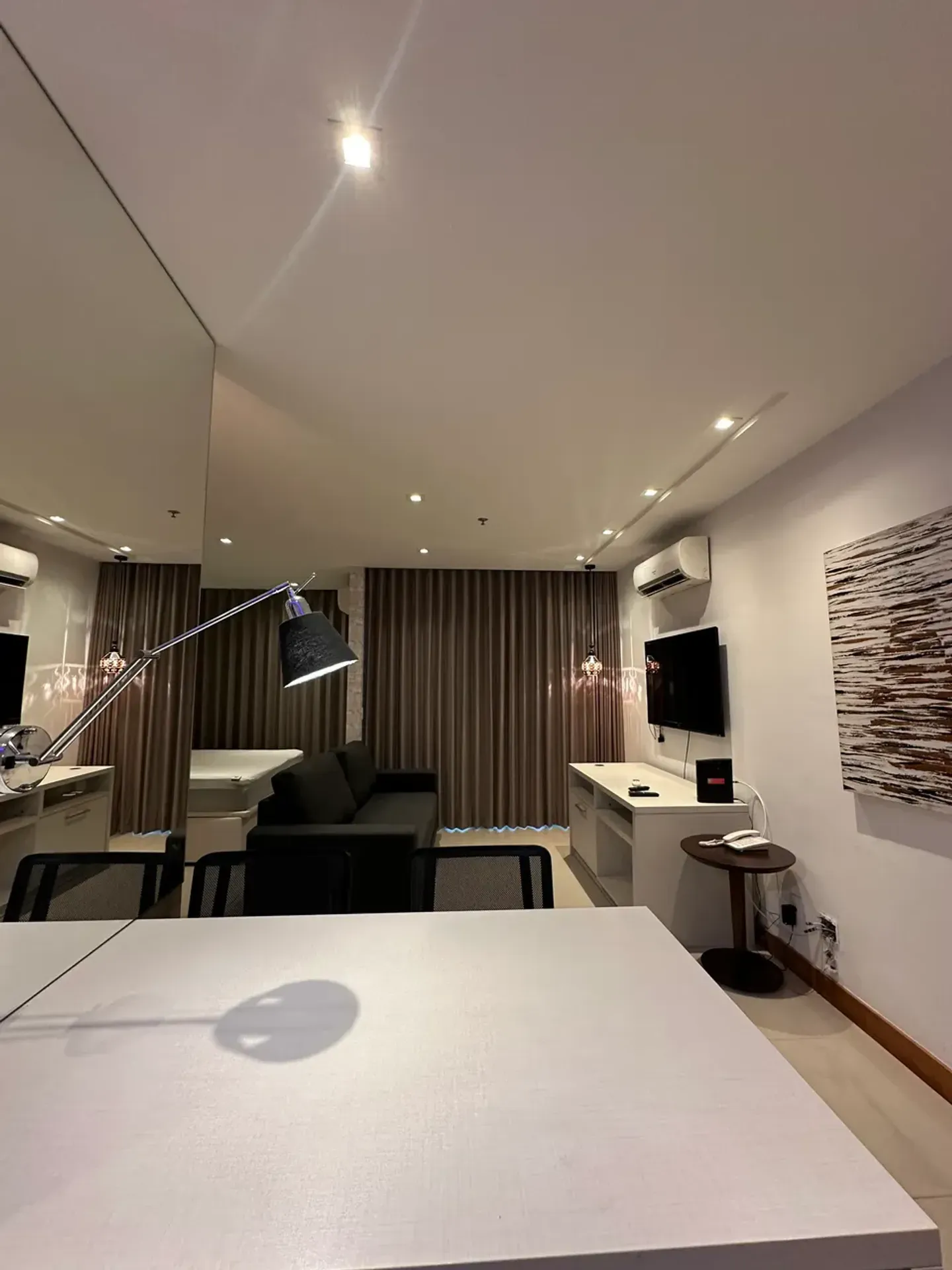 One-bedroom apartment with a mountain view — photo 16