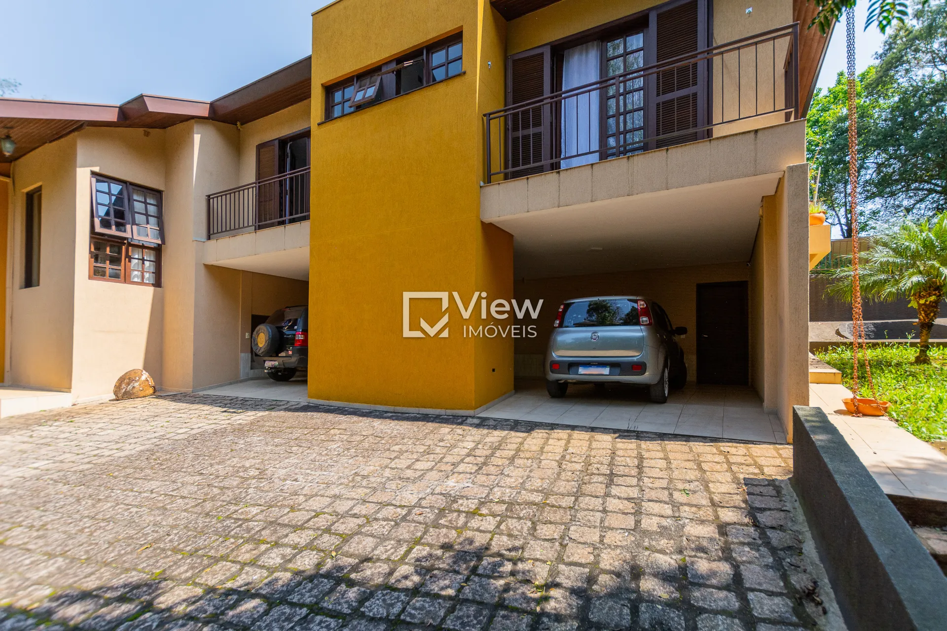 House with 4 bedrooms and open-plan kitchen — photo 29