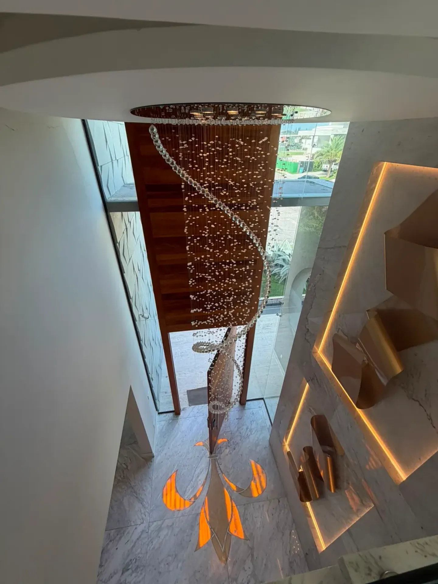 Furnished house with 5 bedrooms and 5 bathrooms, 700 m² — photo 40