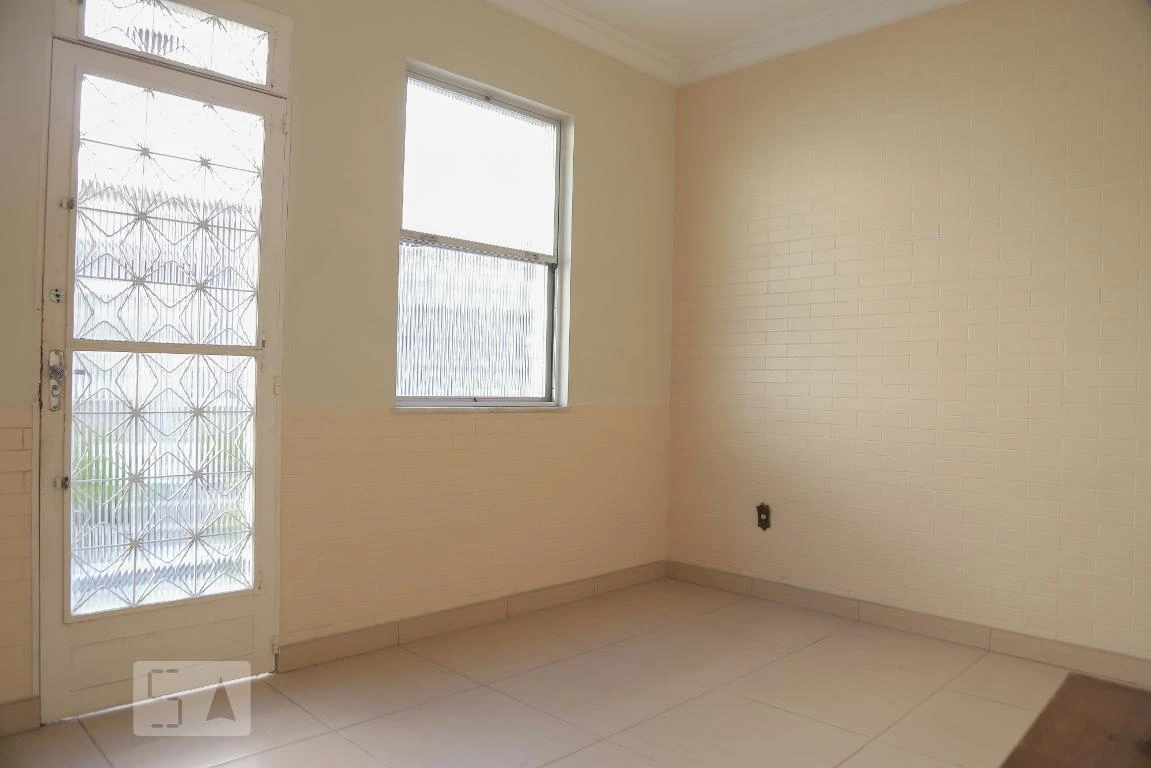 Casa com cozinha separada, 4 quartos e 3 banheiros — photo 3