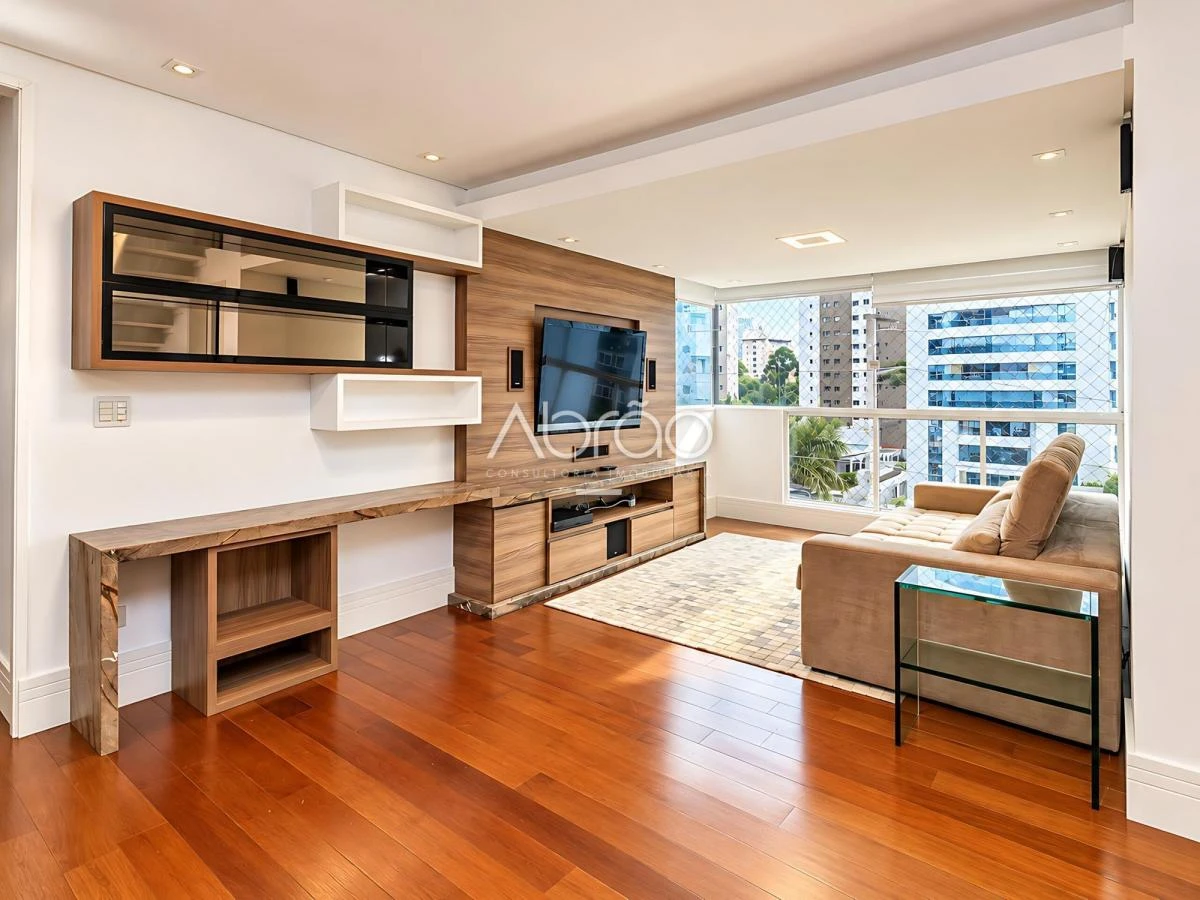 Furnished apartment, 192 m², with a glass-enclosed balcony — photo 21