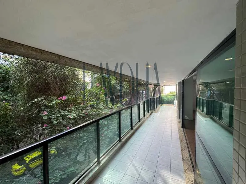 Apartment with 4 bedrooms and a separate kitchen — photo 9
