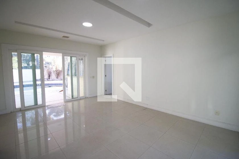 House with 4 en-suite bedrooms and 597 m², 4 parking — photo 19