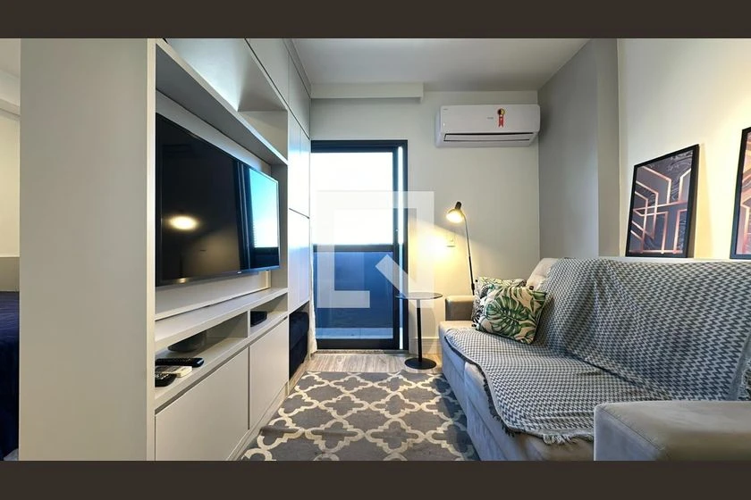 Furnished studio with an open-plan kitchen and 1 bath — photo 9