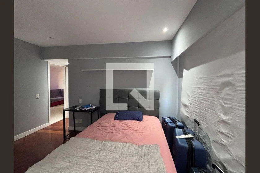 206 m² apartment with 4 en-suite bedrooms and glass balcony — photo 46