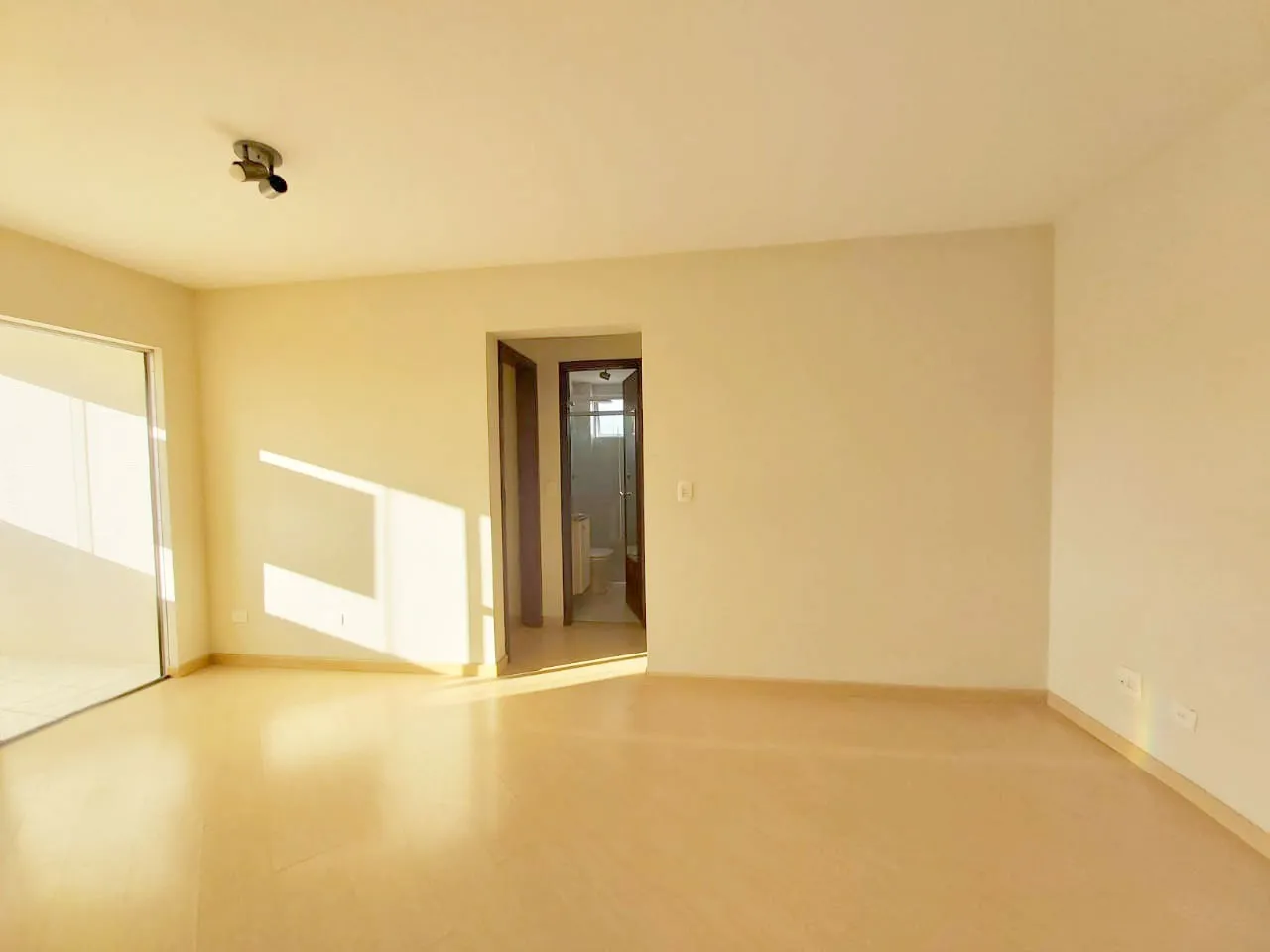 2-bedroom apartment, 1 with its own bathroom, 73 m² — photo 9