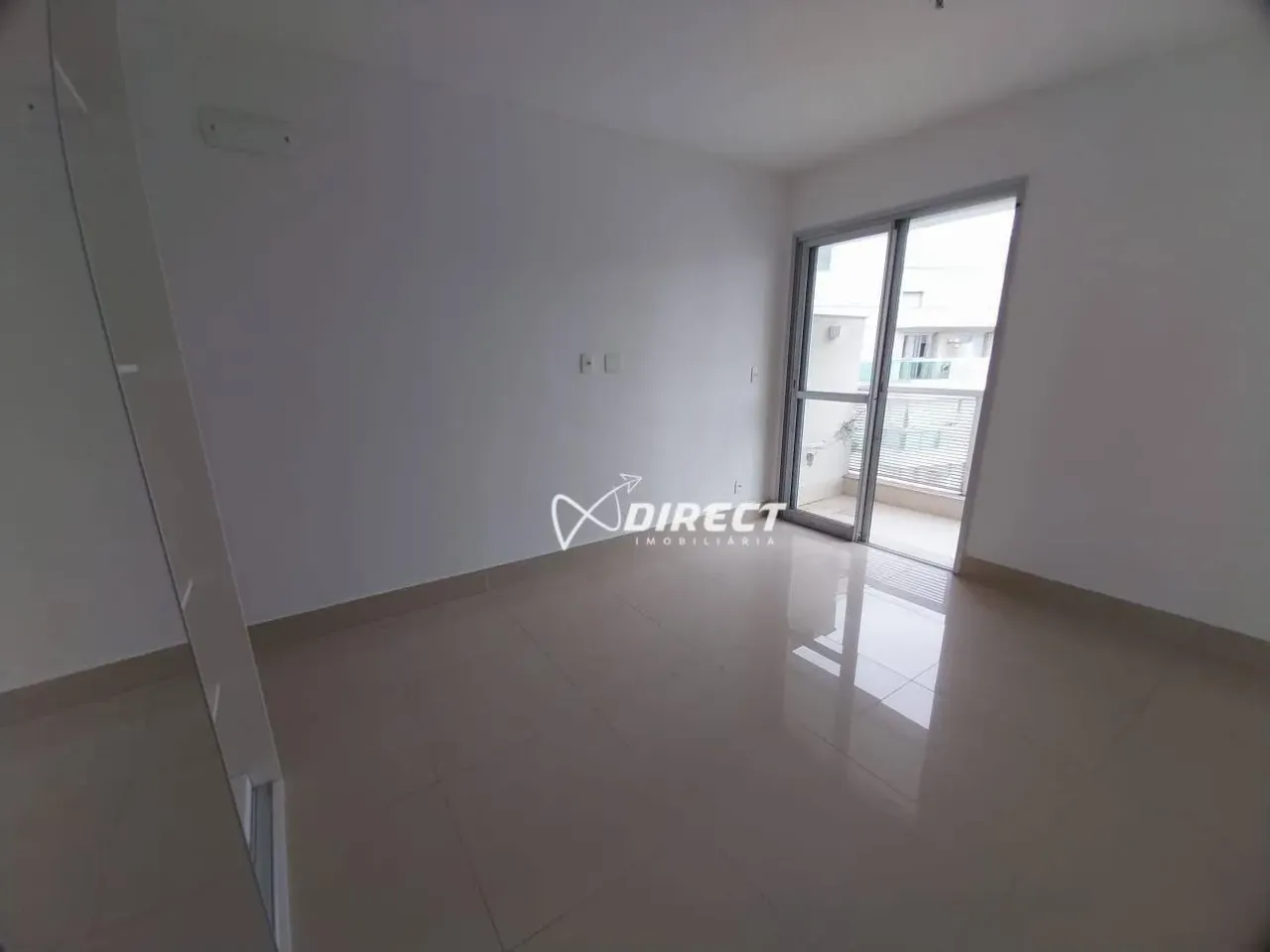 2-bedroom apartment with balcony and enclosed kitchen — photo 4