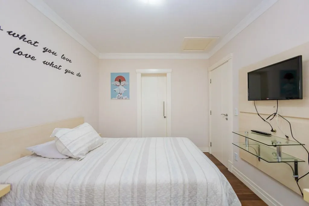 House with 4 en-suite bedrooms and private BBQ — photo 36