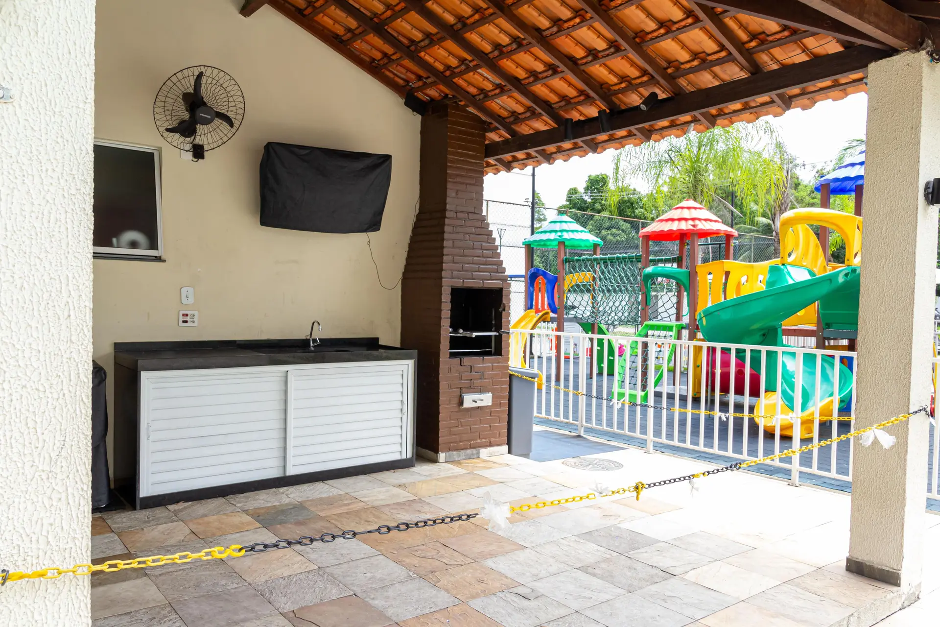 Apartamento mobiliado de 2 quartos em condomínio com piscina — photo 61