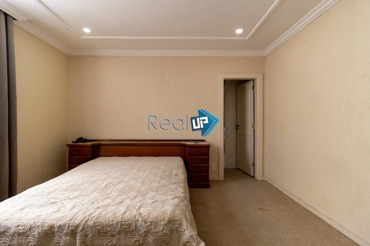 Condominium house with 5 bedrooms and 1081 m² plus laundry — photo 49