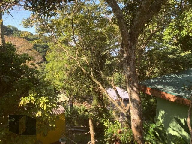 Casa com 4 quartos e varanda, estilo rústico — photo 36