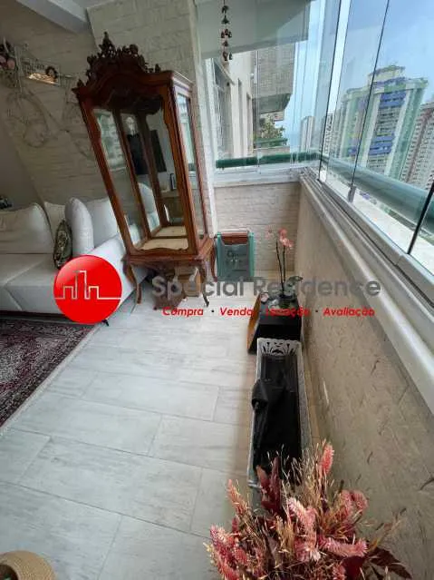 Apartment with 2 bedrooms, 3 bathrooms and a glass balcony — photo 10