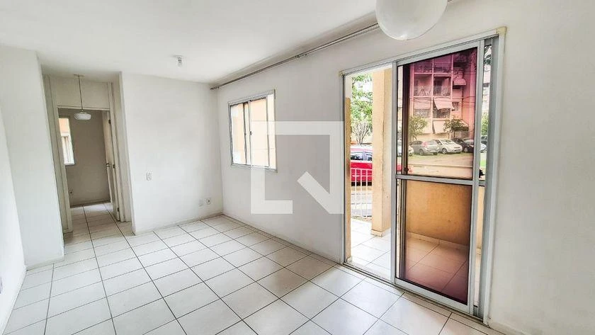 2-bedroom apartment in a building with a pool — photo 5