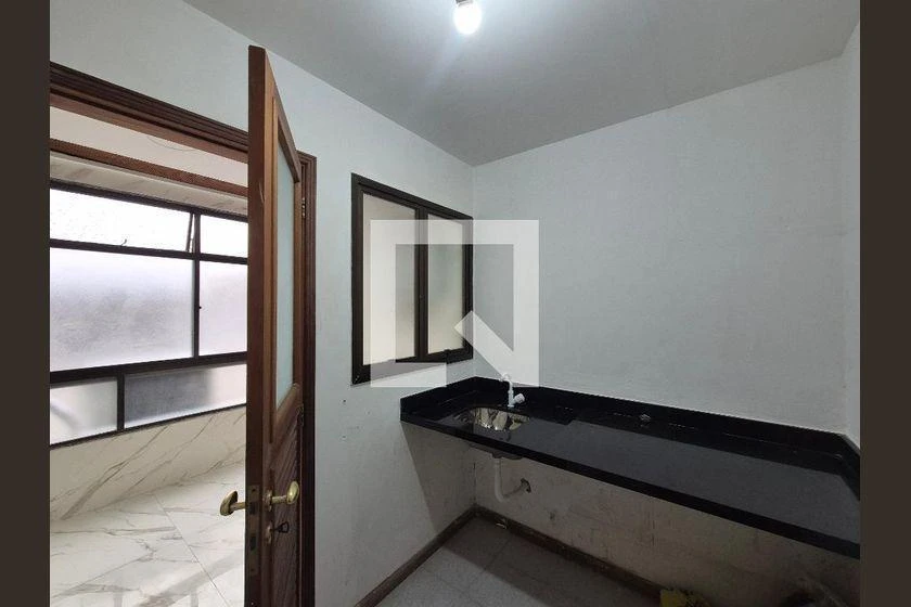 Rental apartment with 3 bedrooms and 208 m² — photo 49