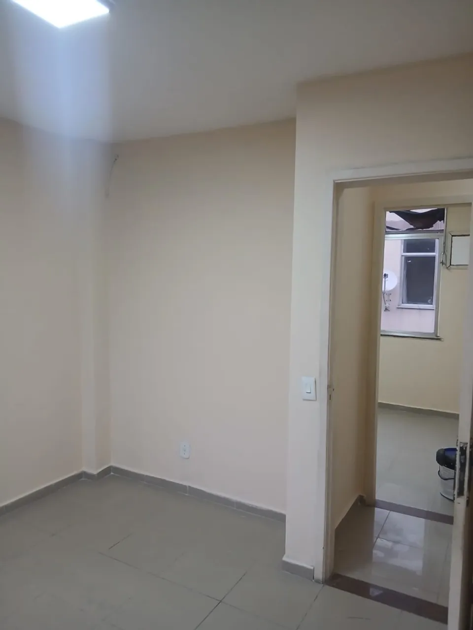 2-bedroom apartment in a building with a gym — photo 12