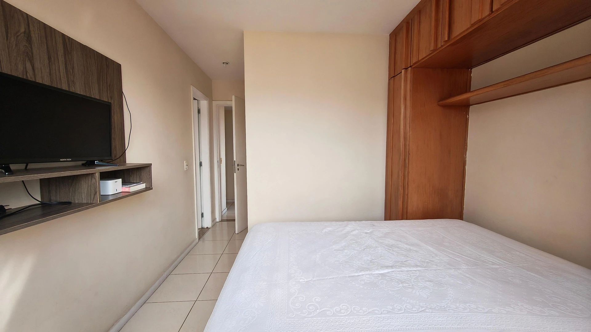 3-bedroom apartment with a mountain view in Rio de Janeiro — photo 37