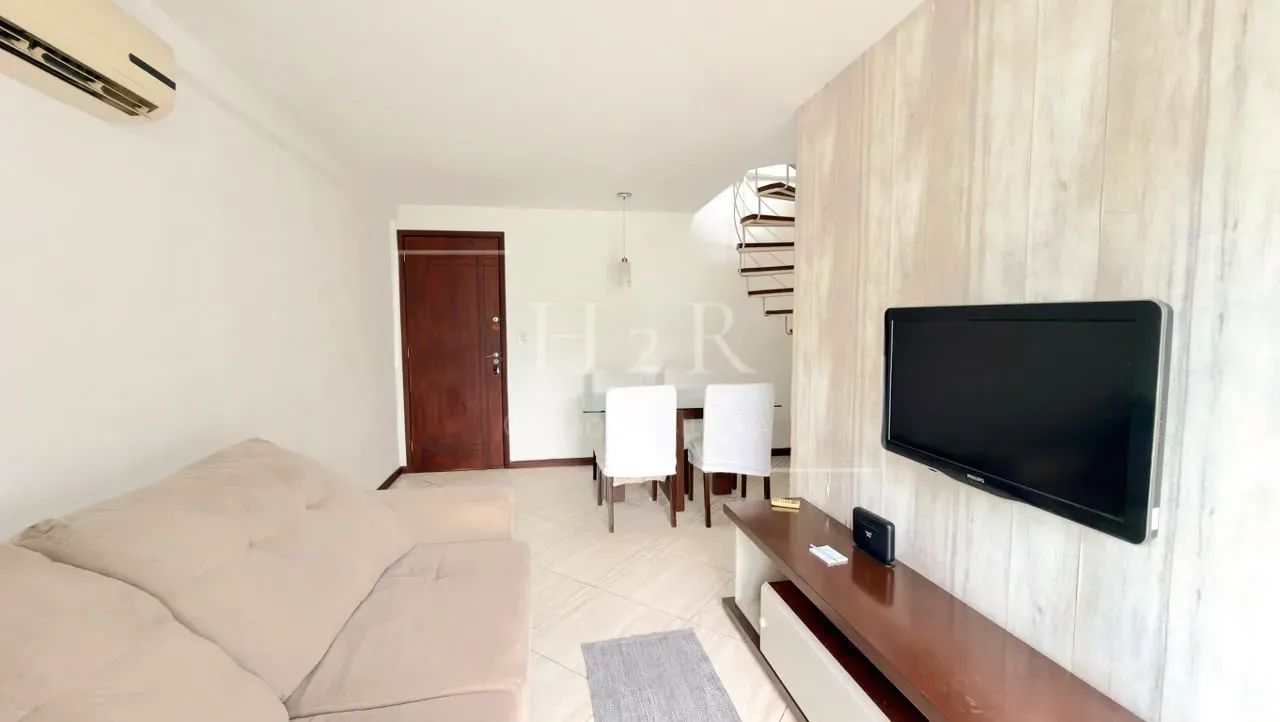 Furnished 3-bedroom apartment with balcony — photo 22