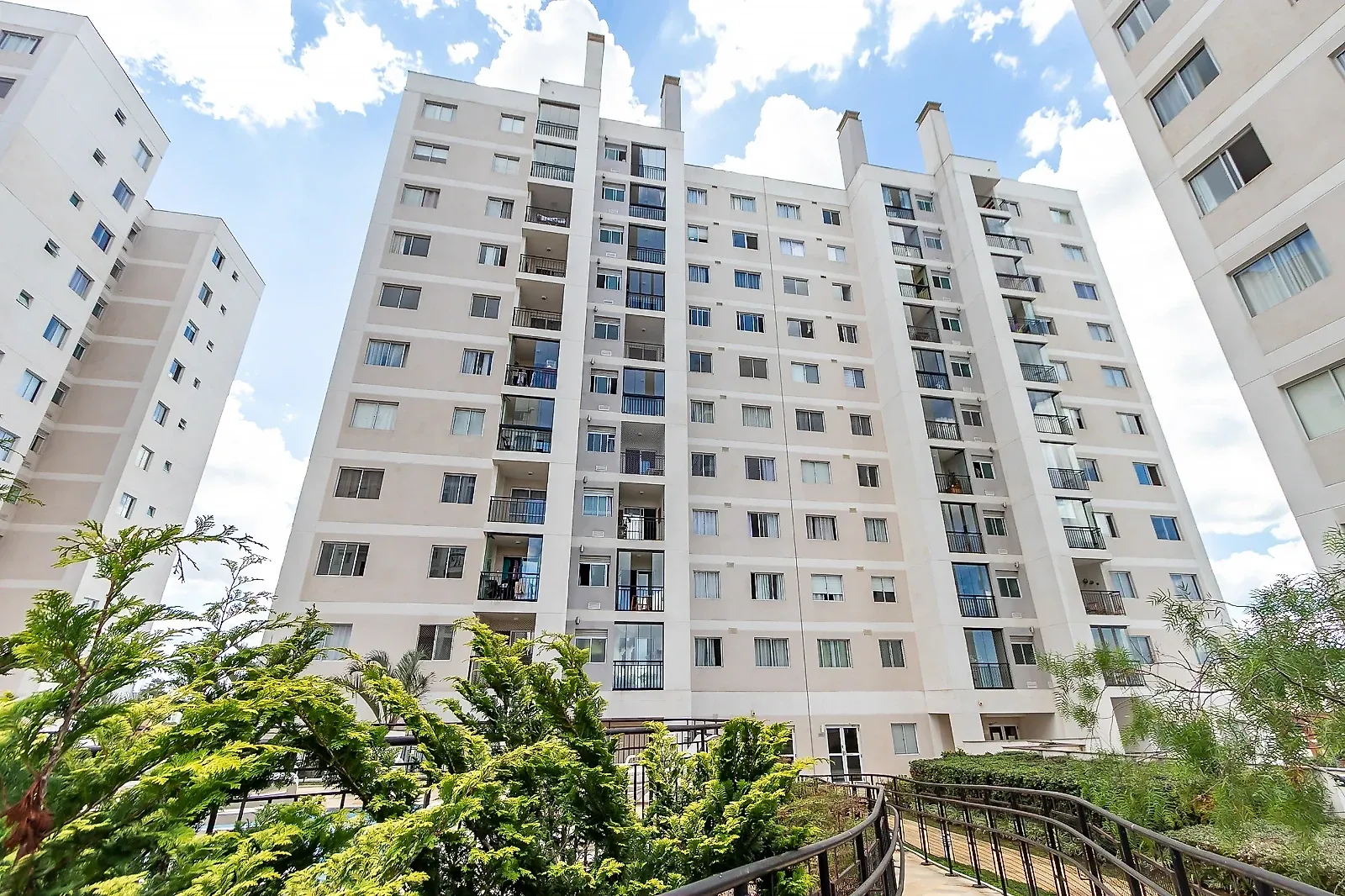 2-bedroom 63 m² apartment with a glass balcony — photo 47