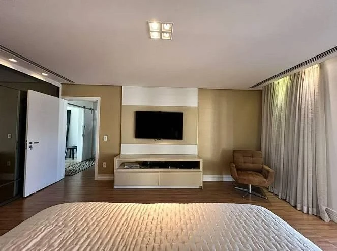 Casa mobiliada com 6 suítes e cozinha independente de 710 m² — photo 10