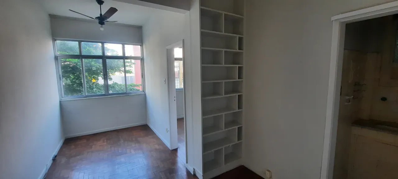 Деревянный пол или ламинат и 1 спальня: квартира 30 м² — photo 19