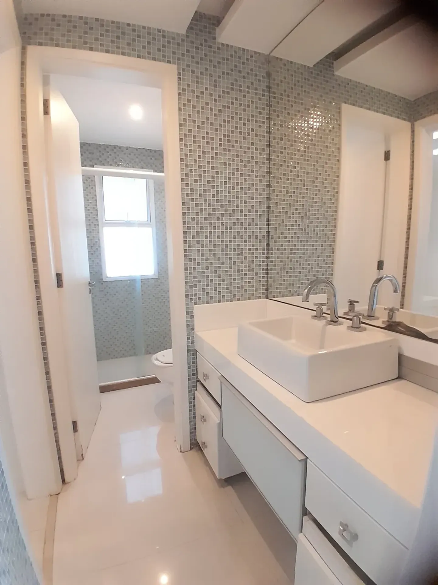 House with 4 en-suite bedrooms and 3 parking spots — photo 38