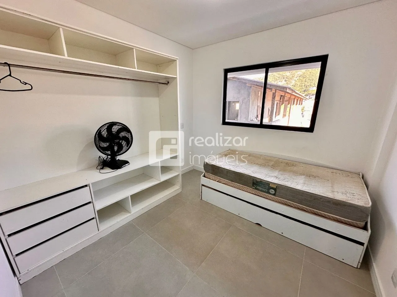 Furnished 2-bedroom apartment with integrated kitchen — photo 21