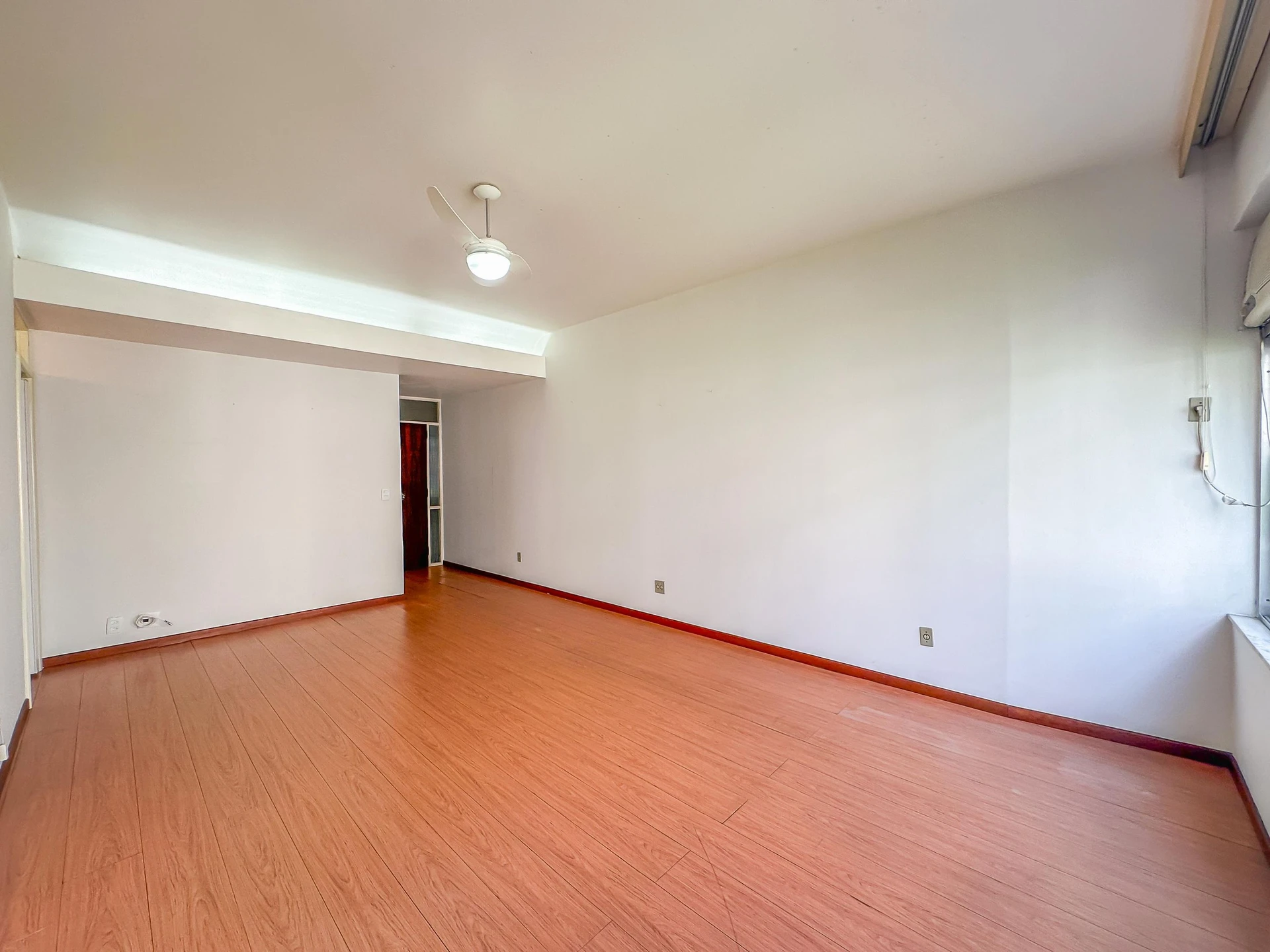 140 m² apartment with a jacuzzi and a bathtub — photo 50