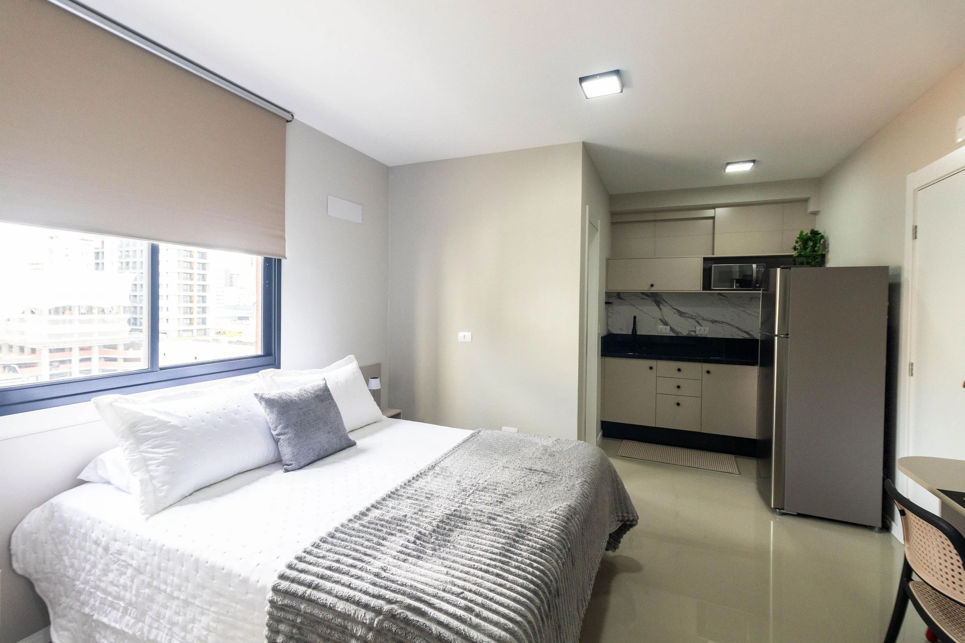 One-bedroom apartment with a home office in Curitiba — photo 4
