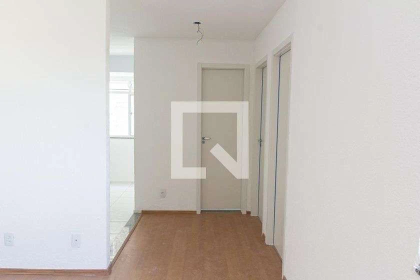 Unfurnished 2-bedroom apartment with 45 m² and wood floors — photo 4