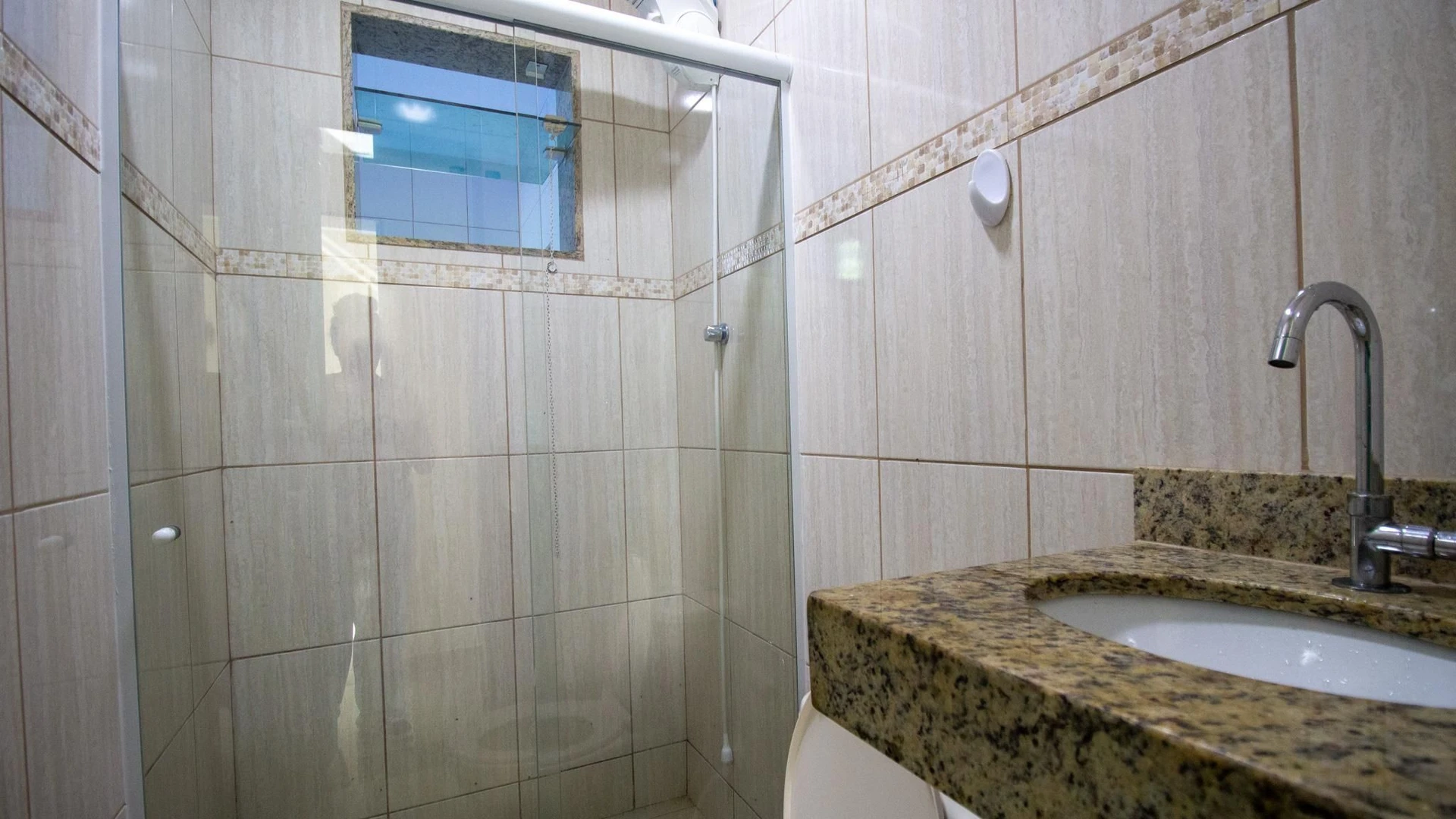 Будинок з 2 спальнями, окрема кухня та 2 паркомісця — photo 23