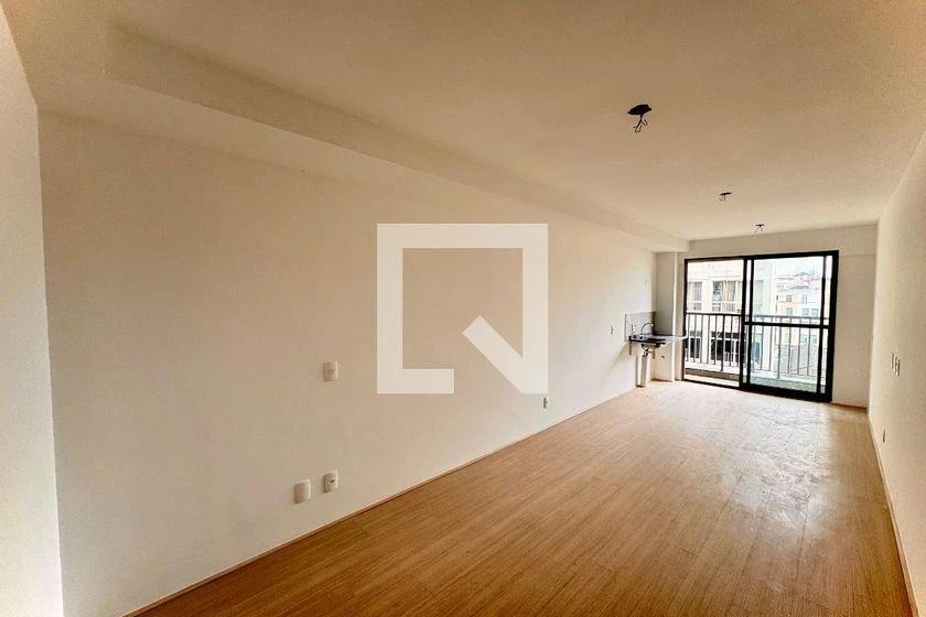 Balcony with a grill in a one-bedroom apartment, 33 m² — photo 5